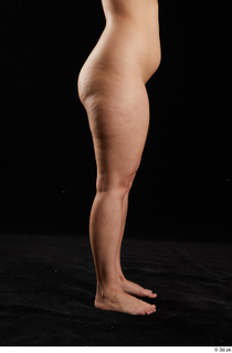 Leticia 1 flexing leg nude side view 0001.jpg